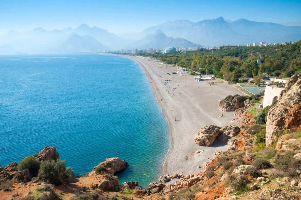 کارگیجاک آلانیا: آرامش ساحلی در دامنه کوه‌های توروس